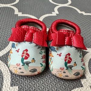 NEW! DISNEY little mermaid, freshly picked leather moccasins